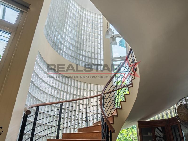 https://crm.realstarpremier.com/uploads/property_photos/8645_66150d688f663_watermarked.jpg